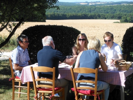 L'auberge de la tuilerie Petit-déjeuner au jardin